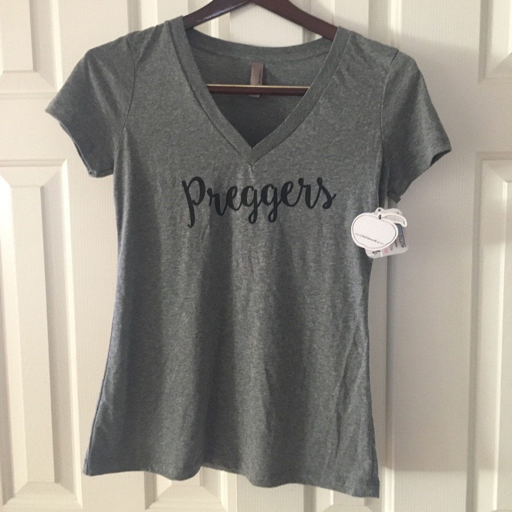 NWT Preggers Graphic tee, women’s large